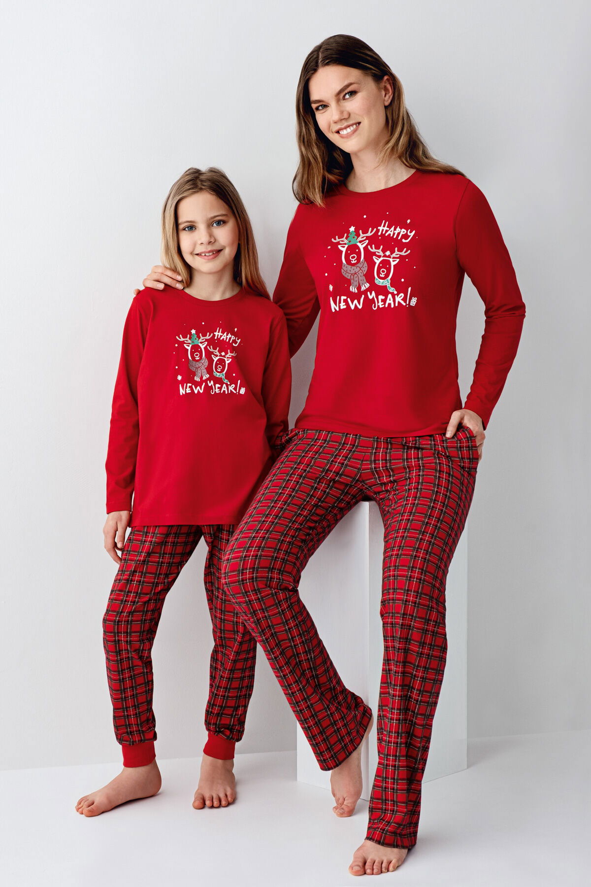 Arnetta - Arnetta Kadın Kırmızı Pijama Takımı (1) Arnetta - Arnetta Kadın Kırmızı Pijama Takımı (1)