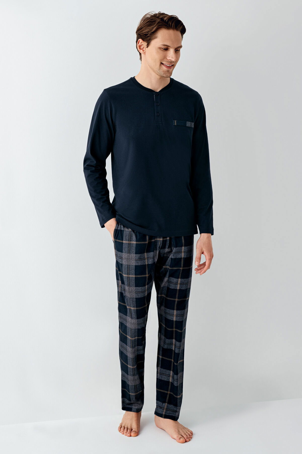 Arnetta - Arnetta Erkek Lacivert Pijama Takımı (1) Arnetta - Arnetta Erkek Lacivert Pijama Takımı (1)