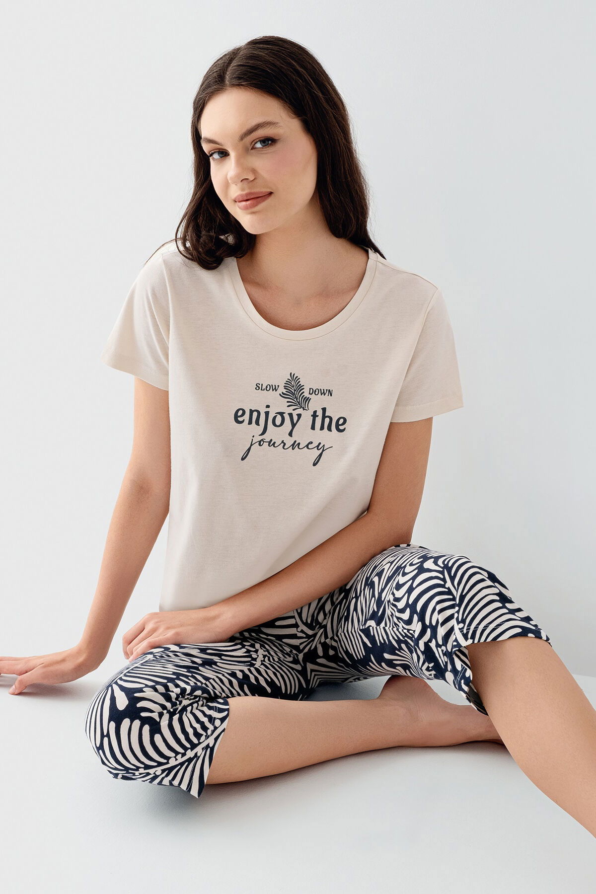 Arnetta - Arnetta Kadın Beyaz Kapri Takım