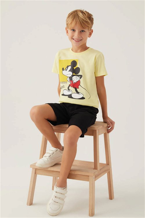Mickey Mouse Beyond Açık Sarı Erkek Çocuk Bermuda Takım