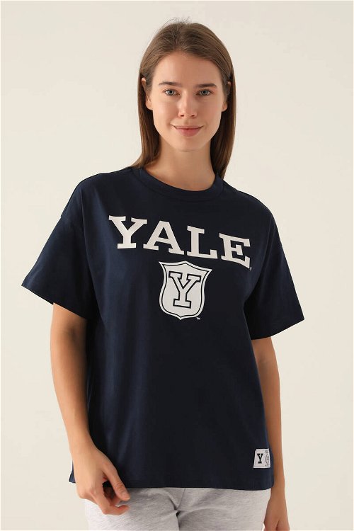 Yale Emblem Lacivert Kadın T-Shirt